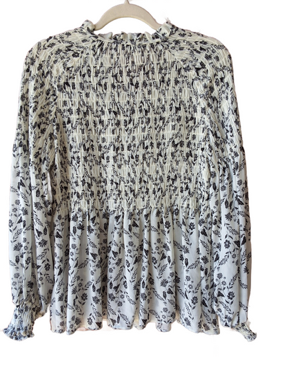 Rose & Olive. Size M